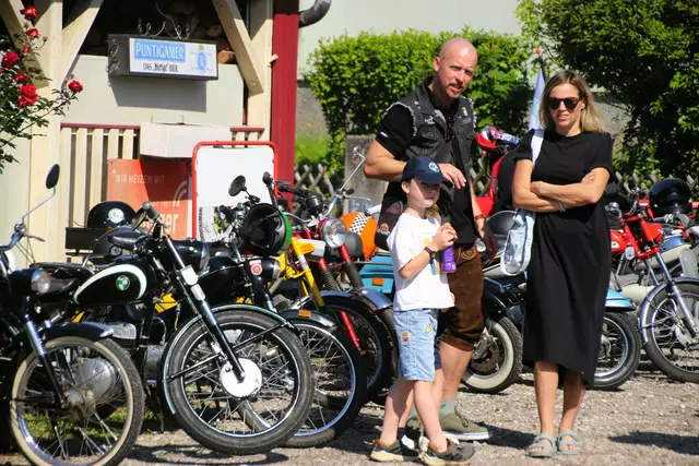 Das Moped gehört bei den Puchidos definitiv zur Familie. | Foto: Eckhart Herbe