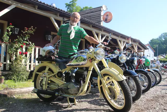 Welch eine Pracht: Eine echte Beauty ist etwa diese Puch 250er! | Foto: Eckhart Herbe