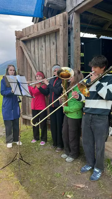 Und die Musi spielt dazu. | Foto: BORG Mittersill
