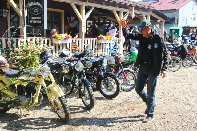Man kennt einander in der Szene... | Foto: Eckhart Herbe