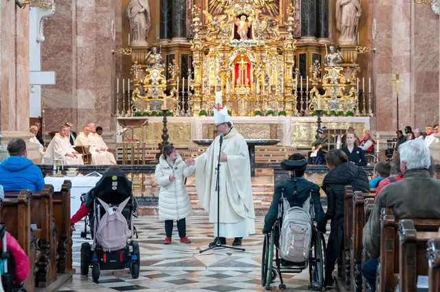 Herzliches und lebendiges Fest der Lebensfreude im Innsbrucker Dom. | Foto: dibk/Sigl