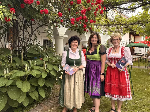Roswitha Irran, Beate Portschy-Ecker und Christine Steiner  | Foto: Lisa Stöckl 