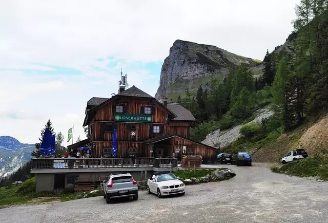..und kehren bei der Loserhütte ein.. | Foto: I.Wozonig 