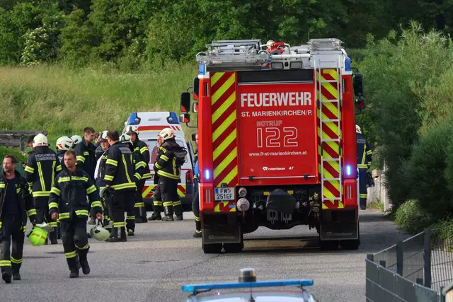Der Verletzte konnten von der Feuerwehr rasch befreit werden. | Foto: laumat/Matthias Lauber