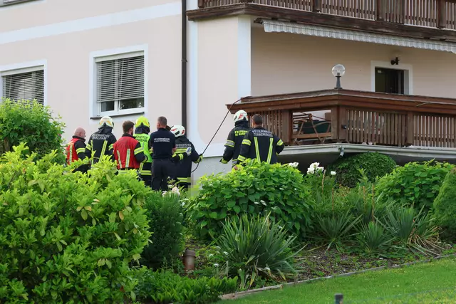 Nach kurzen Reinigungsarbeiten war für die Feuerwehr der Einsatz dann wieder beendet. | Foto: laumat/Matthias Lauber