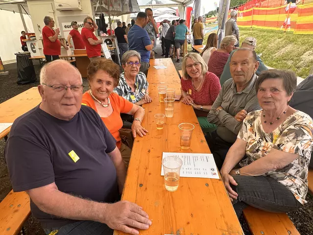 Gemütliches Beisammensein im Anschluss an die Bewerbe  | Foto: Lisa Stöckl 
