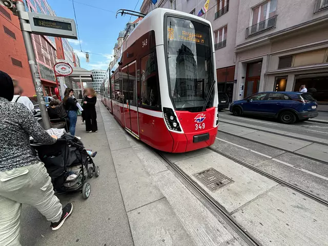 Die 18er-Linie wird in Zukunft von der Station Burggasse/Stadthalle bis zum Stadion in der Leopoldstadt verkehren.  | Foto: Luca Arztmann/MeinBezirk