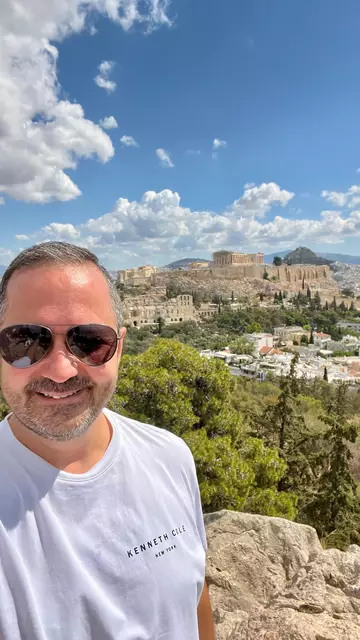 Jörg Toman vor der Akropolis. | Foto: privat