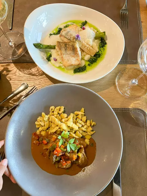 Rindgulasch und Fisch | Foto: Michaela Pretzl