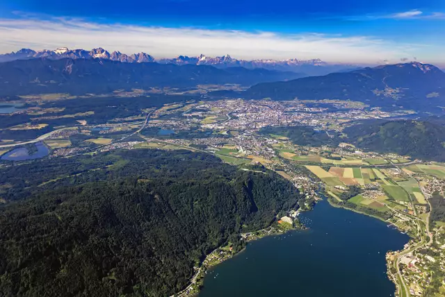 Die Region Villach-Umland von oben: Lebens- und Erholungsraum, der durch kreative Ideen nachhaltig gestaltet wird. | Foto: Foto Retter