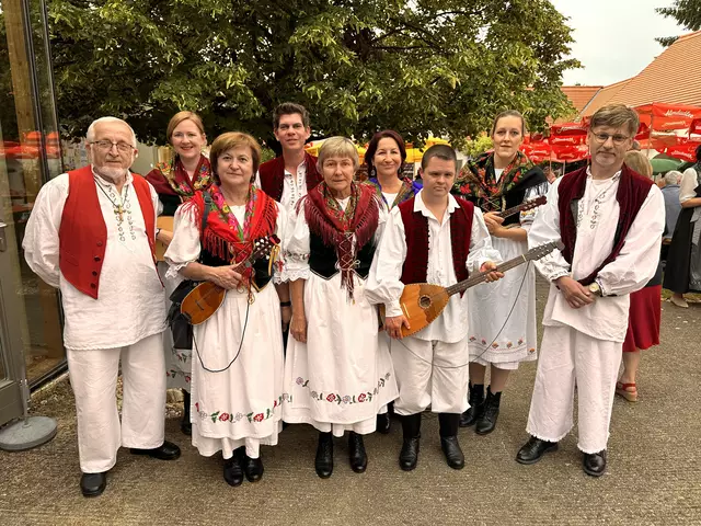 Folkloregruppe Stahlnost aus Schachendorf  | Foto: Lisa Stöckl 