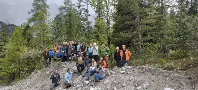 Studenten der Technischen Universität München sowie der US-Yale-University waren mit großem Interesse bei den Exkursionen dabei. | Foto: Bayerische Saalforste