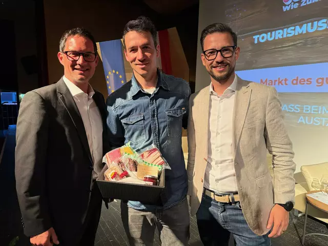Ronny Rull und Sebastian Schuschnig mit Felix Neureuther  | Foto: ÖVPClub