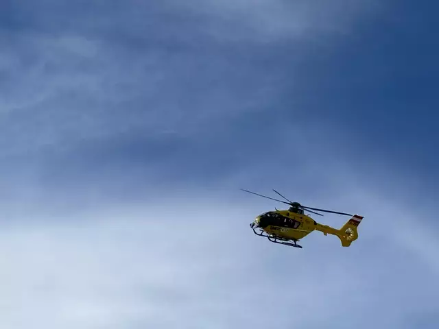 Der Verunfallte wurde zunächst von seinen Begleitern erstversorgt und anschließend vom Rettungshubschrauber RK 1 mit Verletzungen unbestimmten Grades ins Landeskrankenhaus Villach geflogen (Symbolfoto) | Foto: MeinBezirk.at