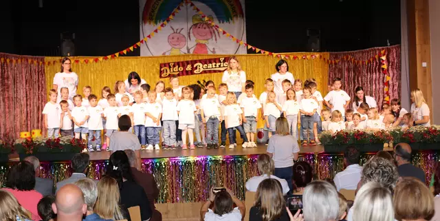 Mit mehreren musikalischen Darbietungen wurde das Jubiläum eröffnet. | Foto: MeinBezirk.at