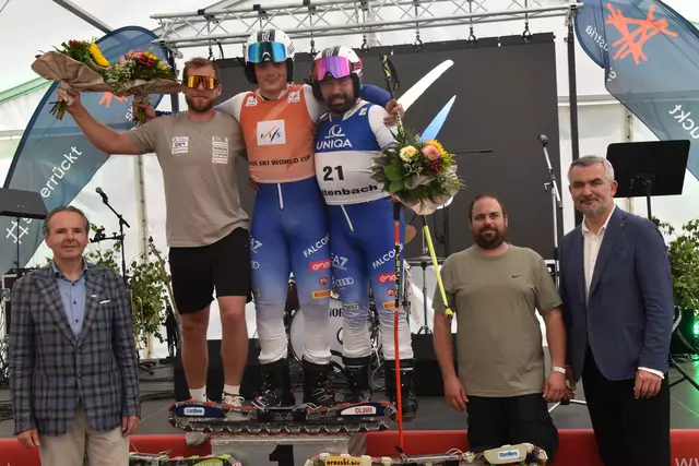 "Flower Ceremony" im Super-G: Eduard Freunthaller, Martin Bartak, Andrea Iori, Lorenzo Gritti, Christian Zumpf, Heinrich Dorner | Foto: Michael Strini