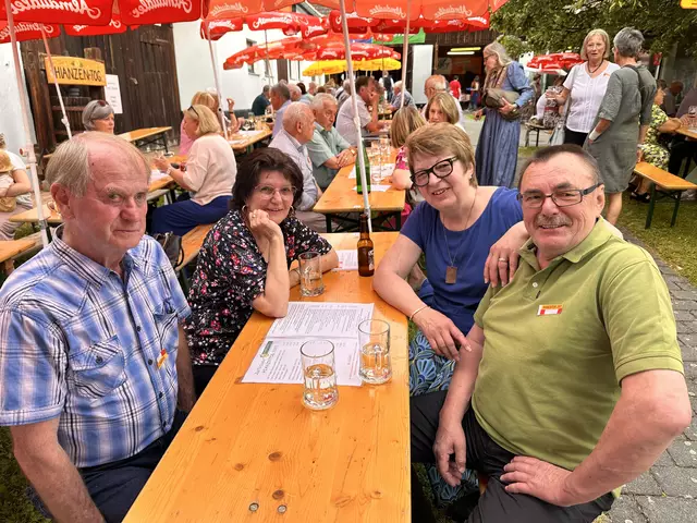 Gottfired und Annemarie Hußbauer mit Karl und Elfi Ringhofer  | Foto: Lisa Stöckl 