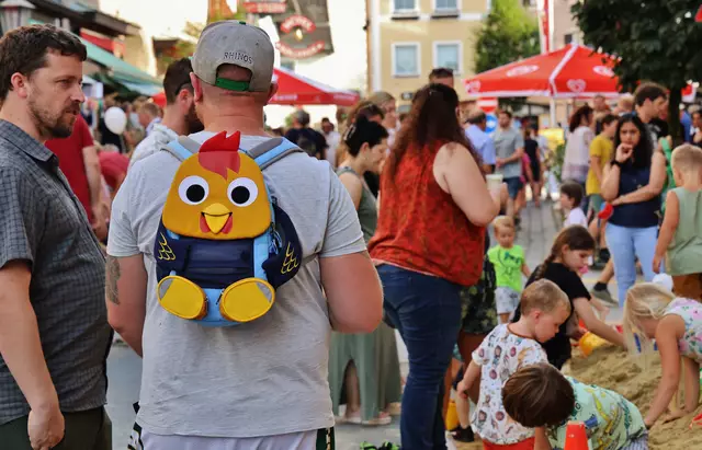 Papas im Einsatz. Auch im Jahr 2025 ist wieder ein Kinderprogramm geplant. | Foto: Maria Tiefenbacher-Schöndorfer, 2024