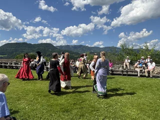 Die Gruppe "Saltarello" gab mittelalterliche Tänze zum Besten.
