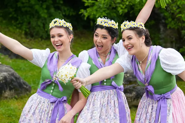 Trotz des mehrere Stunden andauernden Fotoshootings ließen sich die Narzissenhoheiten ihren Spaß nicht nehmen. | Foto: Stefan Schubert