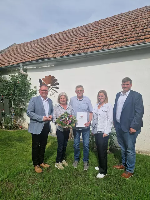 Bürgermeister Franz Aigner, Johanna und Rudolf Ruf, Vizebürgermeister Kaserbacher-Würz Carina, Ortsvorsteher und Gemeinderat Christoph Ortner. | Foto: Marktgemeinde Kirchberg am Wagram