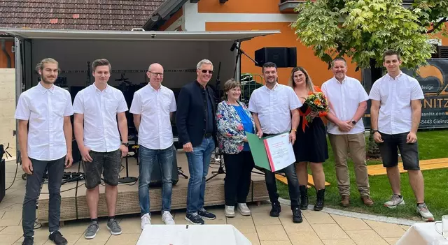 Mit dem Tag der offenen Tischlerei feierte Möbeldesign Poßnitz in Gleinstätten sein 25- jähriges Bestehen. | Foto: WKO