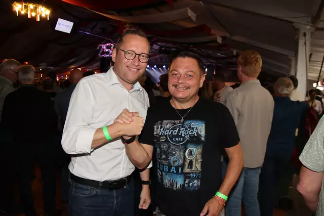 Bürgermeister der Partnerstädte: Georg Djundja mit Herbert Pfeffer aus Traismauer.