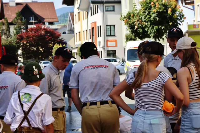 Feuerwehr Jugend im Einsatz. | Foto: Maria Tiefenbacher-Schöndorfer, 2024