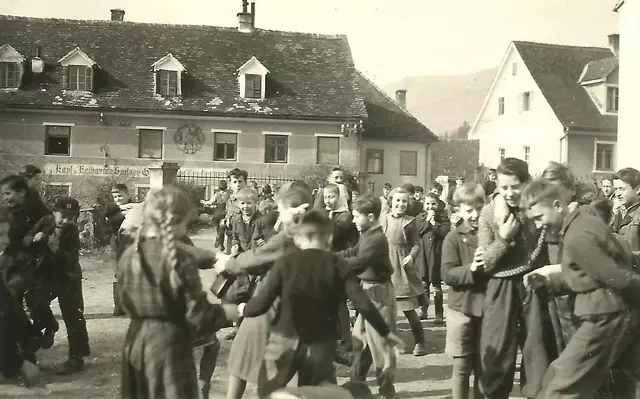 1953 gab es bereits wieder eine unbeschwerte Schuljugend. | Foto: Gemeinde St. Radegund