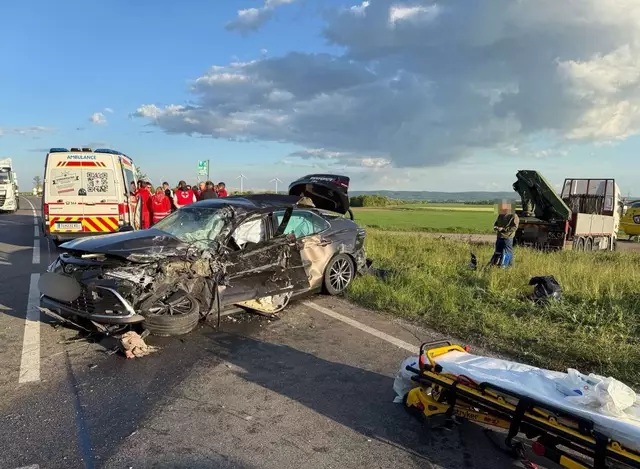Unfallbilder wie diese zeigen, wie gefährlich einige Straßenzüge und Kreuzungen sind. | Foto: Doku NÖ