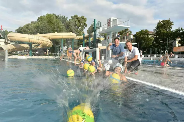 Ferienspiel Baden 2022: Bürgermeister Stefan Szirucsek besuchte die Kinder beim Ferienspiel. | Foto: 2020psb/sap