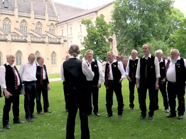 Singen vor der Kirche | Foto: MGV Mooskirchen