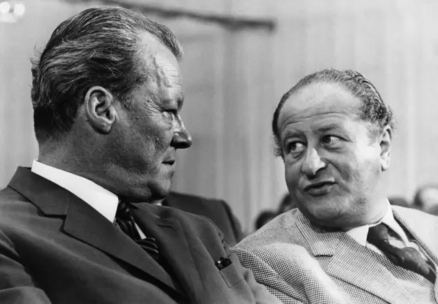 Brandt und der damalige Bundeskanzler Bruno Kreisky (r., SPÖ). | Foto:  ullstein bild - Sven Simon / Ullstein Bild / picturedesk.com