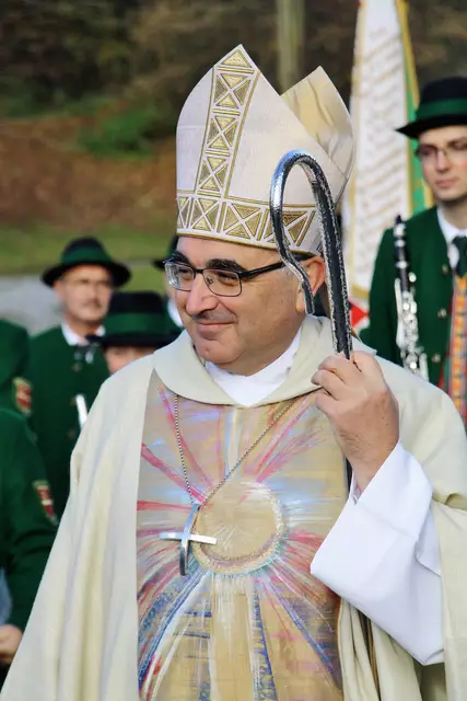 Bischof Wilhelm Krautwaschl kommt zu Altarweihe und Pfarrfest nach Feldkirchen  | Foto: Edith Ertl