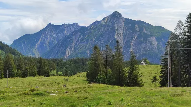 Der Blick auf die herrliche Bergwelt ist nach allen Seiten frei... | Foto: I.Wozonig 