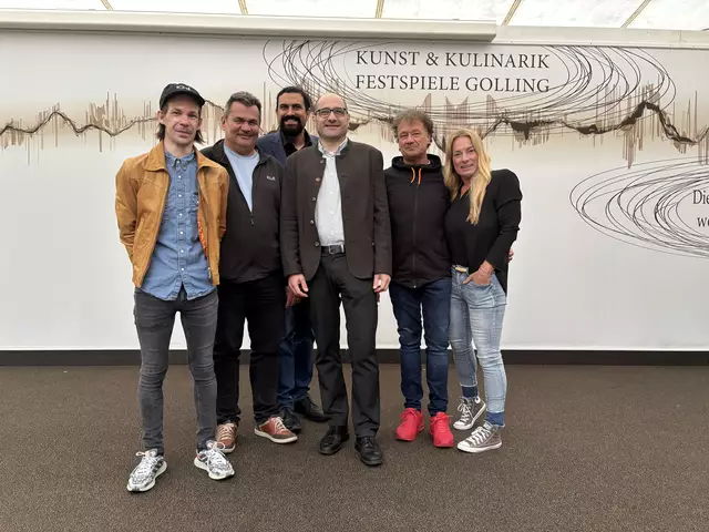 Das Gollinger Sommerfestkomitee (v.l.): Fabian Kröswang (Kultkantine Golling), Raimund Argstatter (Altobmann SC Golling), Immanuel Fiausch (TVB Golling), Bürgermeister Martin Dietrich, Engelberd Neureiter, TVB Obfrau Nina Behrendt. | Foto: MeinBezirk