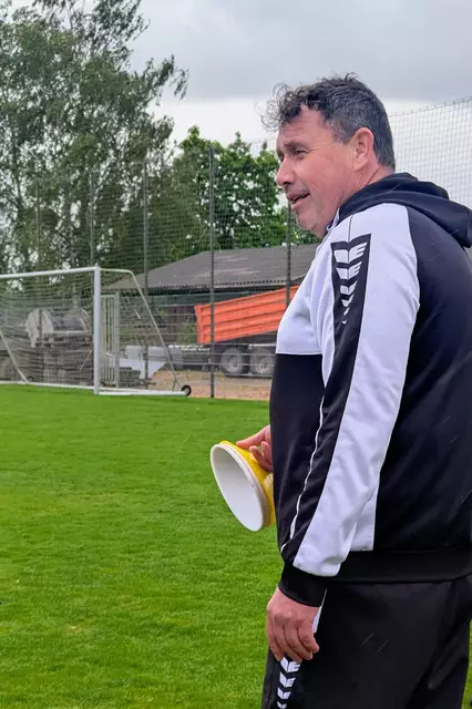 Markus Kaserer beim Training seiner "Mädels", dem Damenteam des FC Münzkirchen. | Foto: FC Münzkirchen