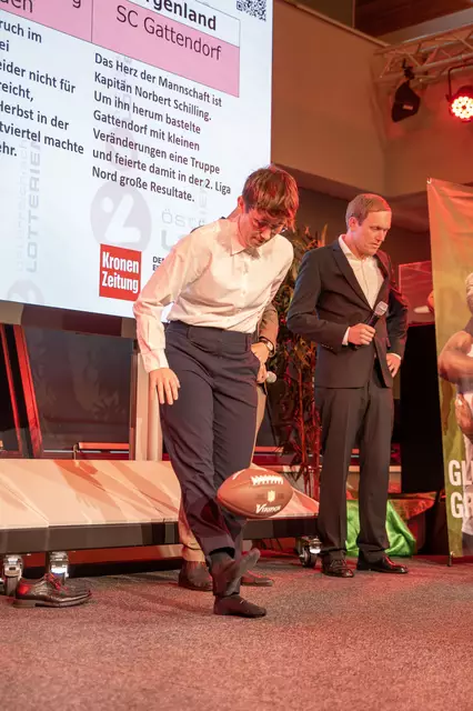 Valentina Schmelz beim "Gaberln" mir dem Football | Foto: Thomas Navratil