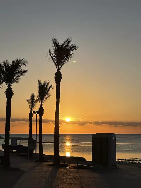 Viele Urlauber nehmen zur Erinnerung Sand vom Strand mit. | Foto: Alexandra Goll