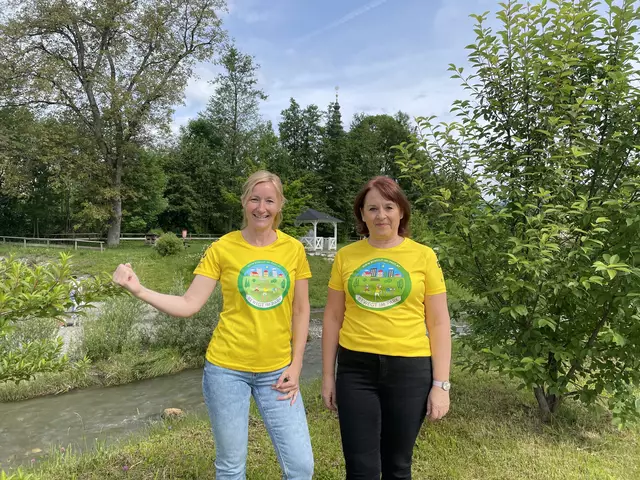 Michaela Huber-Pacher und Helga Maier freuen sich auf einen "bewegten Sommer". An drei Tagen gibt es bis 1. September Kurse. | Foto: MeinBezirk