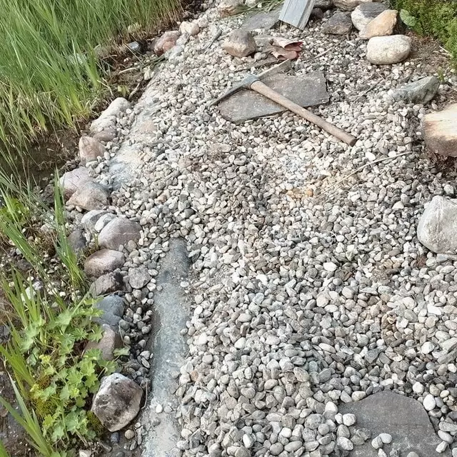 Im Frühling waren Grabungsarbeiten nötig. | Foto: Privat