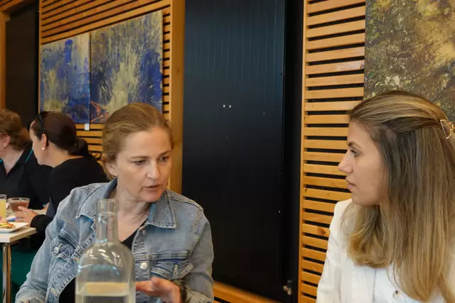 Am Tisch wurden Begriffe wie Alter und Herkunft heiß diskutiert. | Foto: Bernhard Kerezsi