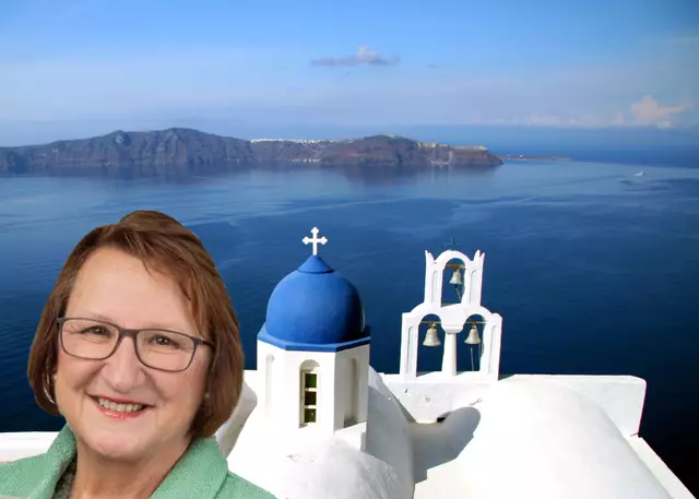 Die Sommereiner Ortsvorständin Christine Besser (ÖVP) ist begeisterte Griechenland-Urlauberin (Montage).  | Foto: ÖVP Sommerein/pixabay/kasabubu