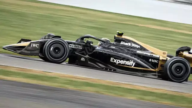 Der F1-Flitzer von Brad Pitt. | Foto: RB Content Pool