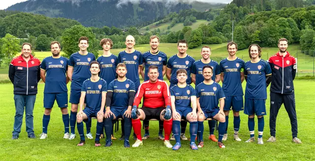 Das Auracher Team in neuen Dressen. | Foto: Floobe