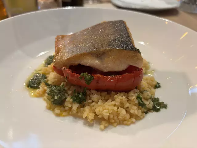 Dritter Gang: Saibling | Ochsenherztomate | Bulgur | Foto: Lauren Seywald / MeinBezirk