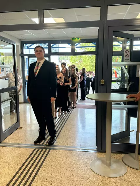 Einzug der MaturantInnen der Tagesform | Foto: HAK OP