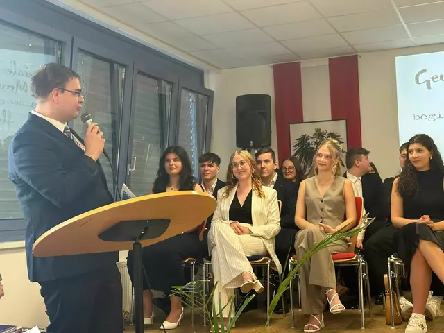 Abschiedsworte vom Klassenvorstand der 5AK, Martin Schrödl-Herold | Foto: HAK OP