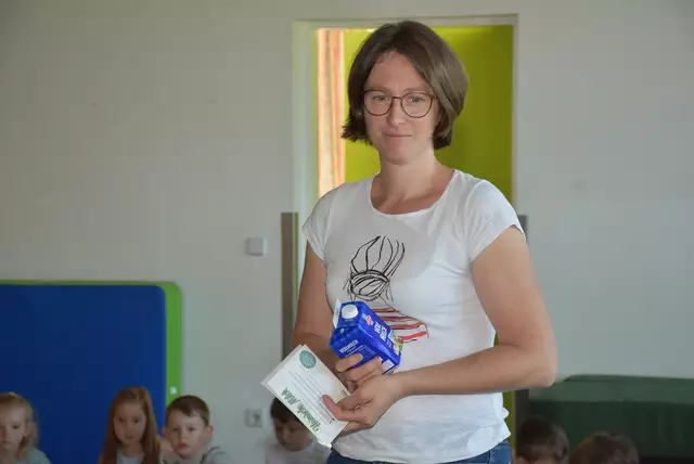 Petra Kloibhofer, Bernadette Rumetshofer und Michaela Holzweber vom Bäuerinnen-Team Pabneukirchen stellten sich im Kindergarten, in der Krabbelstube und in der Schulküche der VS und  MS mit Milchprodukten ein.  Kindergarten.  | Foto: Zinterhof