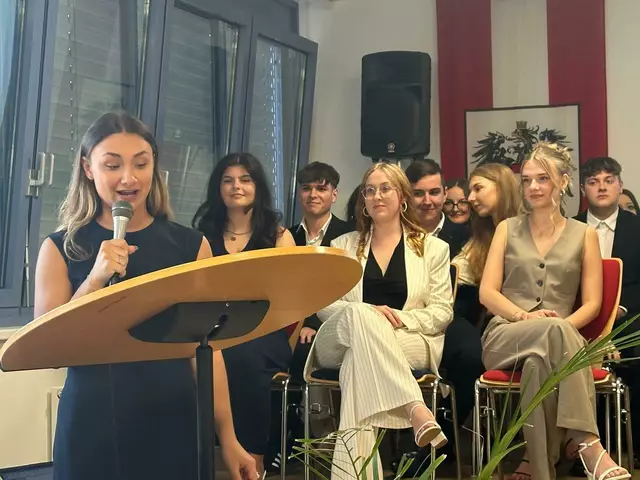 Abschiedsworte von Klassensprecherin Kiara Racz | Foto: HAK OP